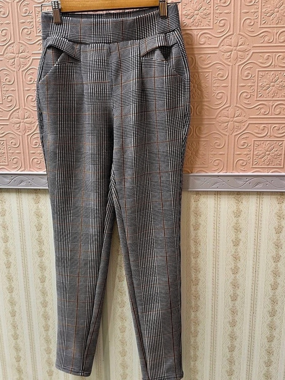 INDERO Plaid Pull-On Pants in Gray & Black Size S/M